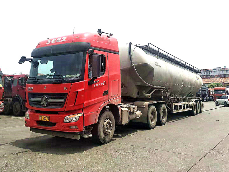 運輸車